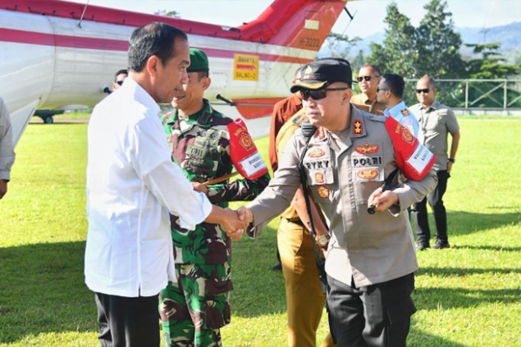 Setibanya di Helipad Stadion Bumi Sekala Bekhak, Kabupaten Lampung Barat, Presiden Jokowi akan menuju Rumah Sakit Umum Daerah (RSUD) Alimuddin Umar.