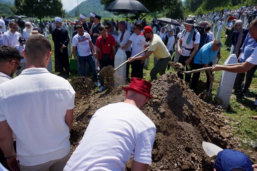 Korban termuda yang dimakamkan tahun ini adalah Beriz Mujic (17) yang lahir pada 1978 di Zvornik. Jenazahnya ditemukan 28 tahun setelah kematiannya dan digali pada Mei 2023.