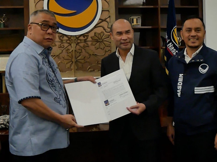 Badan Pemenangan Pemilu (Bappilu) DPP Partai NasDem, Jumat, 12 Juli 2024, resmi menyerahkan rekomendasi dukungan kepada Ahmad Ali sebagai calon gubernur Sulawesi Tengah (Sulteng). Penyerahan rekomendasi dipimpin Sekretaris Bappilu Willy Aditya. 