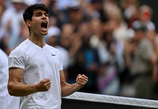 Jika berhasil mempertahankan gelarnya pada Minggu, 14 Juli, petenis Spanyol itu akan menjadi petenis keenam yang mempertahankan gelar Roland Garros-Wimbledon di tahun yang sama setelah Rod Laver, Bjorn Borg, Rafael Nadal, Roger Federer, dan Novak Djokovic.