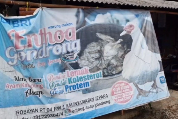 Sajian menu makan entog yang dimasak secara diasap satu ini bikin menggugah selera makan bagi penikmatnya. Empuknya daging unggas entog kaya rempah-rempah memanjakan lidah setiap pelangganya.