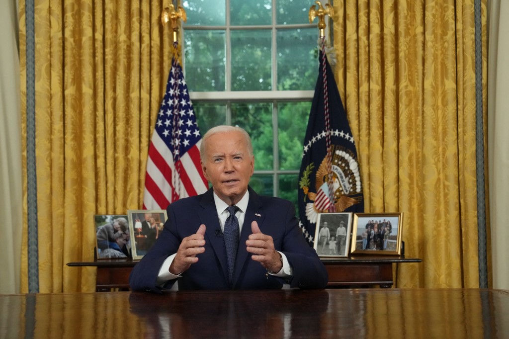 Biden juga memerintahkan Secret Service untuk secara seksama mengamankan Trump yang akan berpidato di Konvensi Nasional Partai Republik.