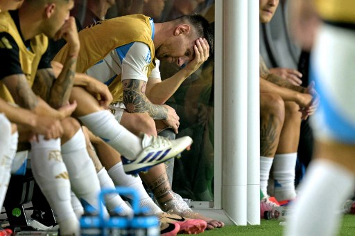 Laga Lionel Messi berakhir lebih awal di final Copa America ketika secara emosional keluar dari lapangan pada menit ke-64 karena cedera kaki, Senin, 15 Juli 2024 WIB. 