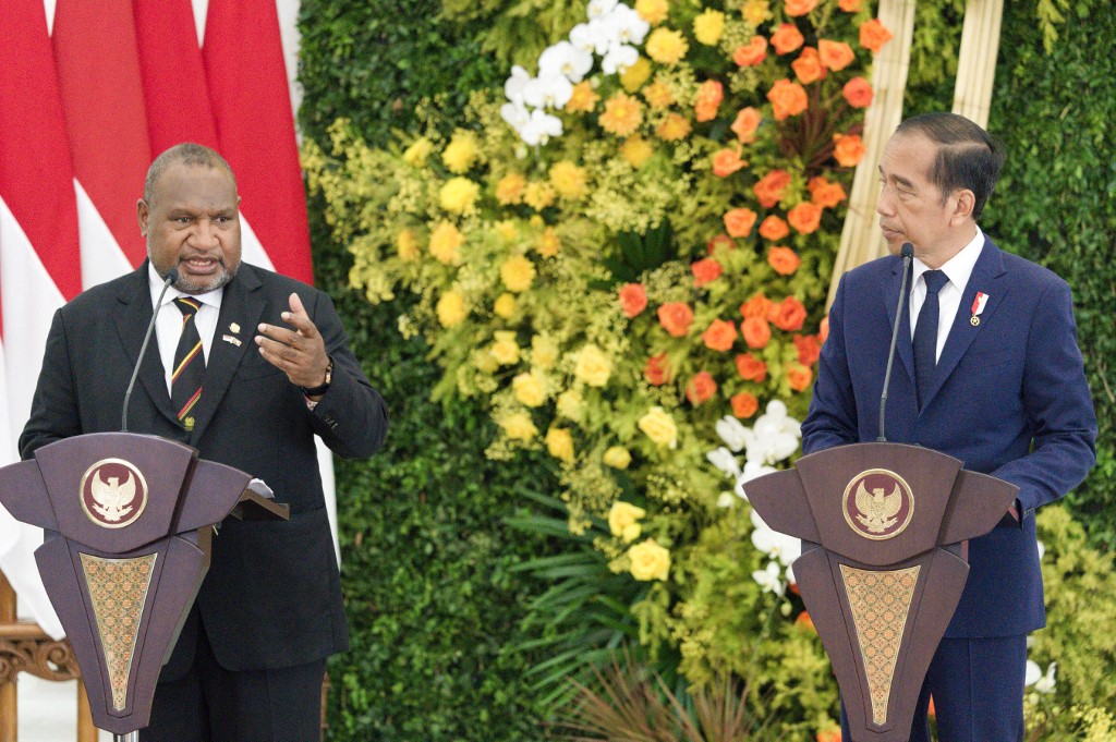 Presiden Joko Widodo menerima kunjungan resmi kenegaraan Perdana Menteri (PM) Papua Nugini James Marape di Istana Kepresidenan Bogor, Jawa Barat, Senin, 15 Juli 2024.