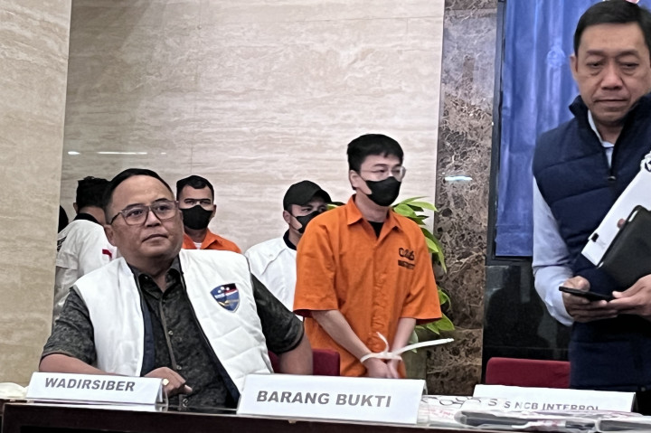 Direktorat Tindak Pidana Siber (Dittipidsiber) Bareskrim Polri membongkar kasus penipuan online jaringan internasional, dengan modus lowongan kerja (loker) paruh waktu. Sebanyak tiga tersangka ditangkap.