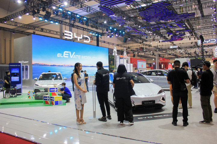 GIIAS 2024 yang akan digelar selama 11 hari di area seluas 120.000 meter persegi menghadirkan lebih dari 55 merek kendaraan. Sebanyak 30 di antaranya merupakan merek kendaraan penumpang, lima merek kendaraan komersial, dan 20 merek sepeda motor.