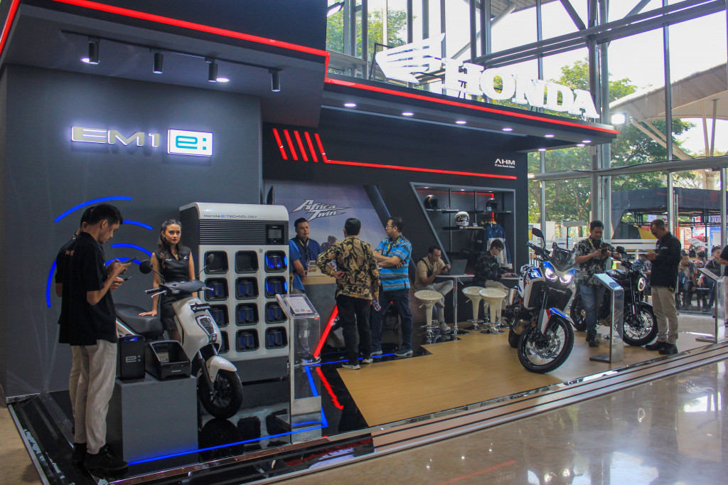 Adapun merek-merek mobil yang berpartisipasi meliputi Audi, Baic, BMW, BYD, Chery, Citroen, Daihatsu, GAC Aion, GWM, Honda, Hyundai, Jetour, KIA, Lexus, Mazda, Mercedes-Benz, MG, MINI, Mitsubishi Motors, Neta, Nissan, Porsche, Seres, Subaru, Suzuki, Toyota, VinFast, Volkswagen, Volvo, dan Wuling.