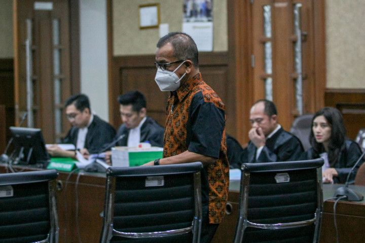 Menurut dia, keputusan pengadaan selalu diambil Dewan Direksi secara kolegial berdasarkan usulan tim dalam forum rapat resmi, serta dengan persetujuan Dewan Komisaris seiring dengan komitmen untuk membesarkan Garuda.