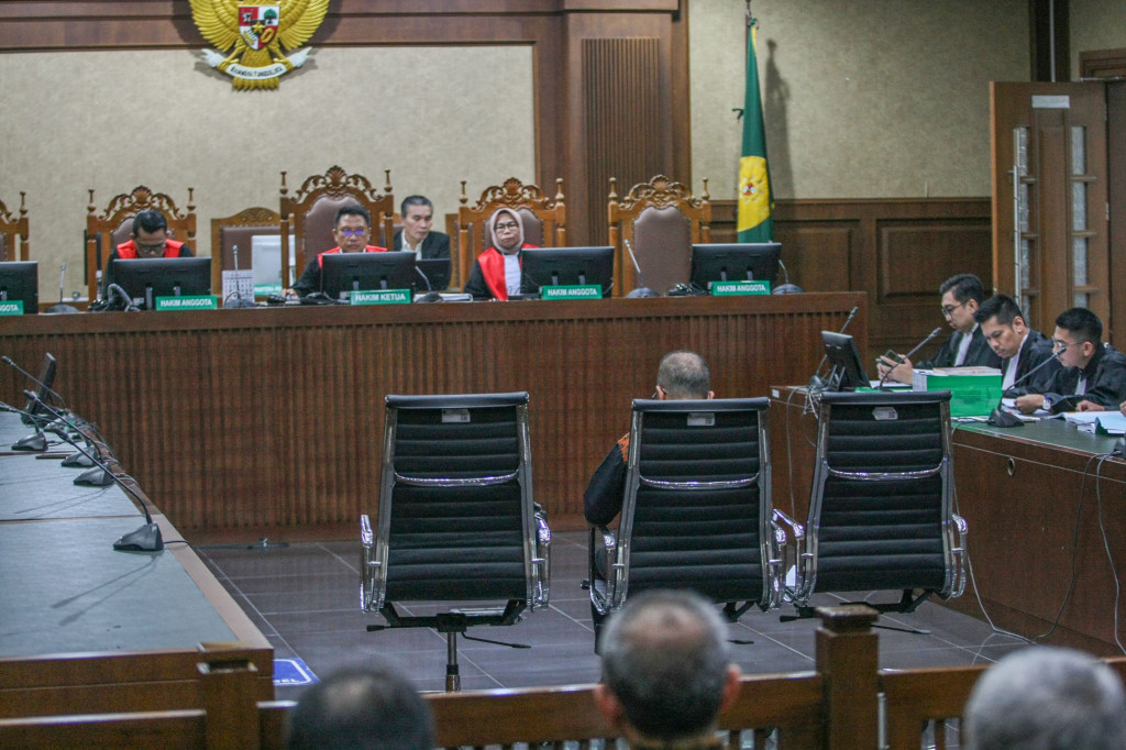 Maka dari itu, ia menilai tidak benar apabila proses pengadaan Pesawat CRJ1000 dan ATR 72-600 sudah merugikan Garuda karena inefisiensi.