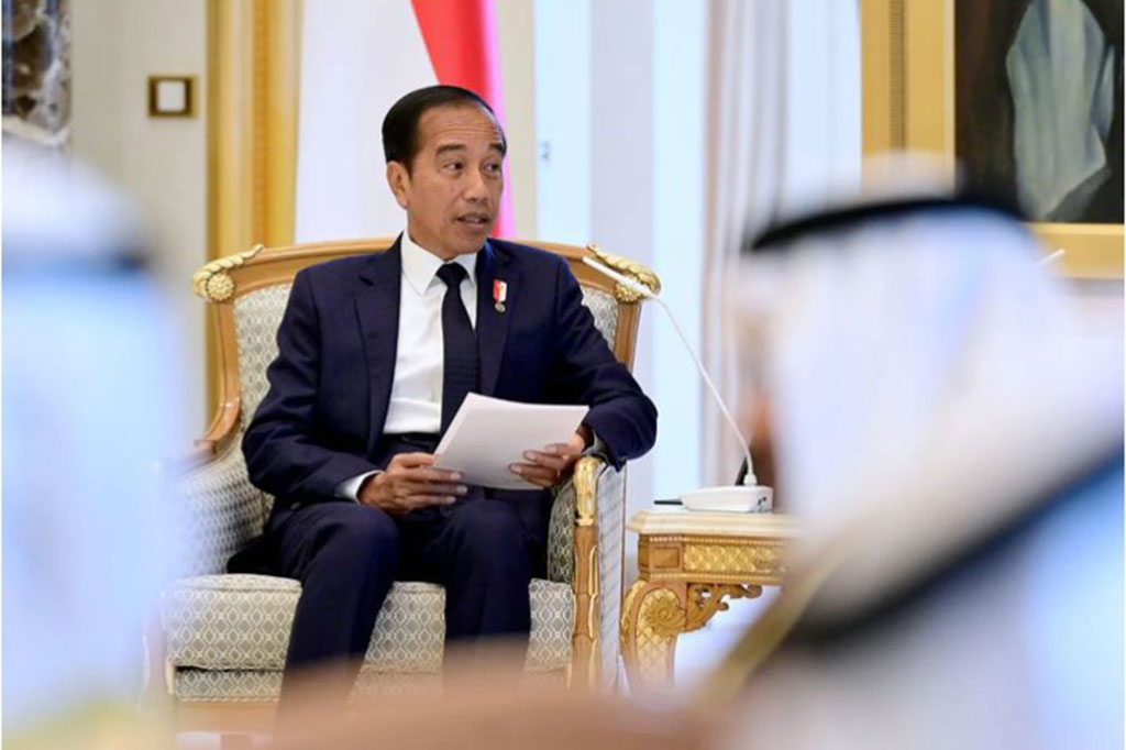 Kedua, terkait kerja sama investasi strategis. Jokowi mengatakan bahwa investasi PEA di Indonesia makin kuat dan salah satu yang menjadi fokus Indonesia saat ini adalah pembangunan Ibu Kota Nusantara (IKN) dan hilisirasi industri.