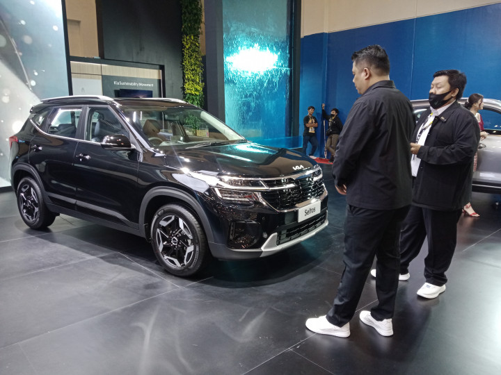 Selain kedua model elektrifikasi ini, Kia menghadirkan penyegaran dari Compact SUV andalannya yaitu The New Kia Seltos.