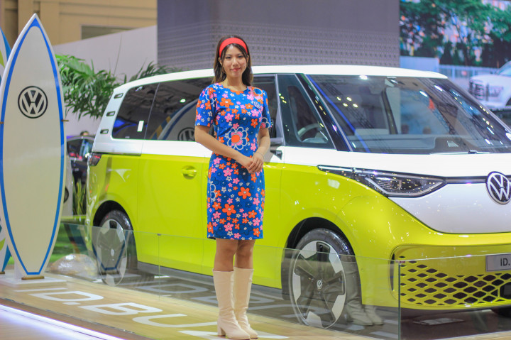 Merek-merek kendaraan komersial yang juga turut ikut serta pada GIIAS 2024 yakni DFSK, Hino, Isuzu, Mitsubishi Fuso, serta UD Trucks.