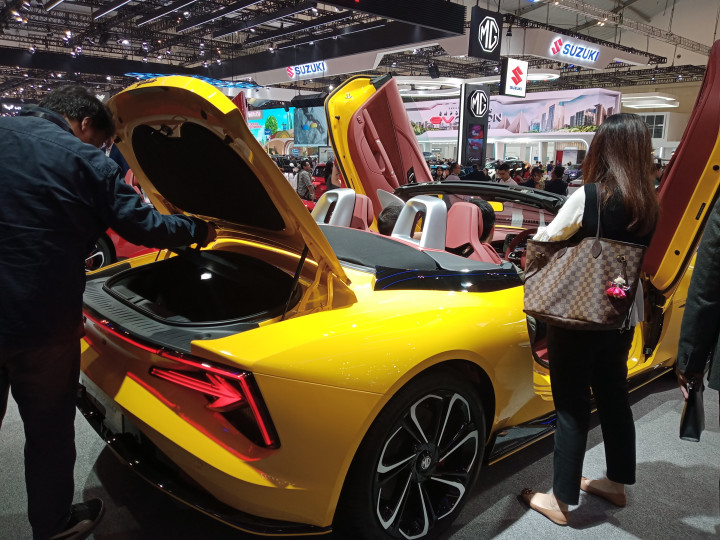 Kendaraan ini menggunakan baterai Tenary Ultra-thin dengan kapasitas 77 kWh, yang memungkinkan kendaraan menjelajah hingga sejauh 580 km berdasarkan pengujian mengacu pada China Light Duty Vehicle Test Cycle (CLTC).