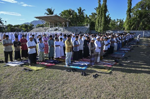  Ribuan wargaLhoknga, Kabupaten Aceh Besar yang tersebar di empat mukim dalam wilayah tersebut melaksanakan salat minta hujan (Istisqa), Kamis, 18 Juli 2024.