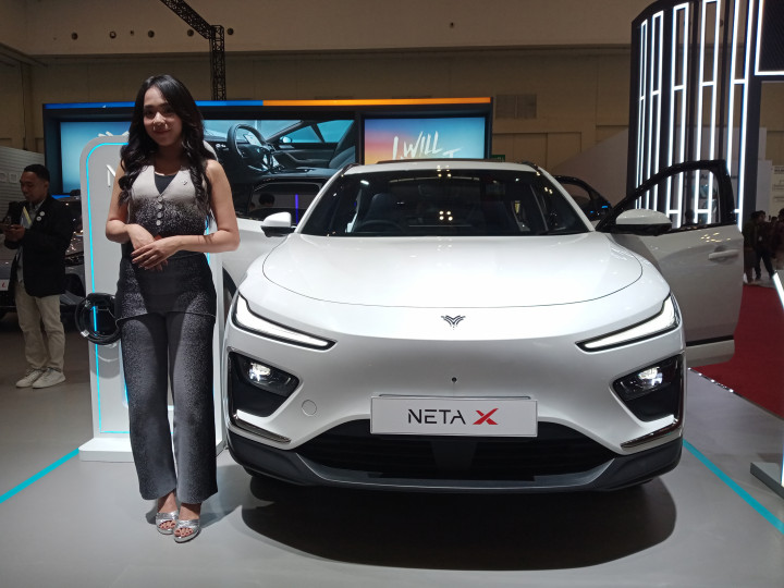 Persaingan di segmen kendaraan elektrik dari jenama Tiongkok semakin ketat. Yang terbaru adalah Neta melalui produknya Neta X yang sudah mulai membuka keran pemesanan dengan harga mulai Rp460 juta di ajang GAIKINDO Indonesia International Auto Show (GIIAS) 2024.