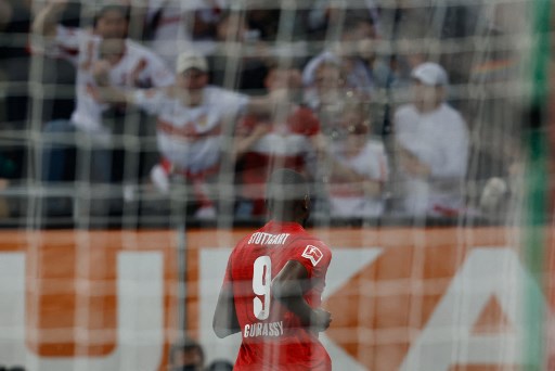 Torehan golnya itu juga mengantarkan timnya finis di posisi kedua Bundesliga, di belakang Bayer Leverkusen yang tak terkalahkan dengan 90 poin.