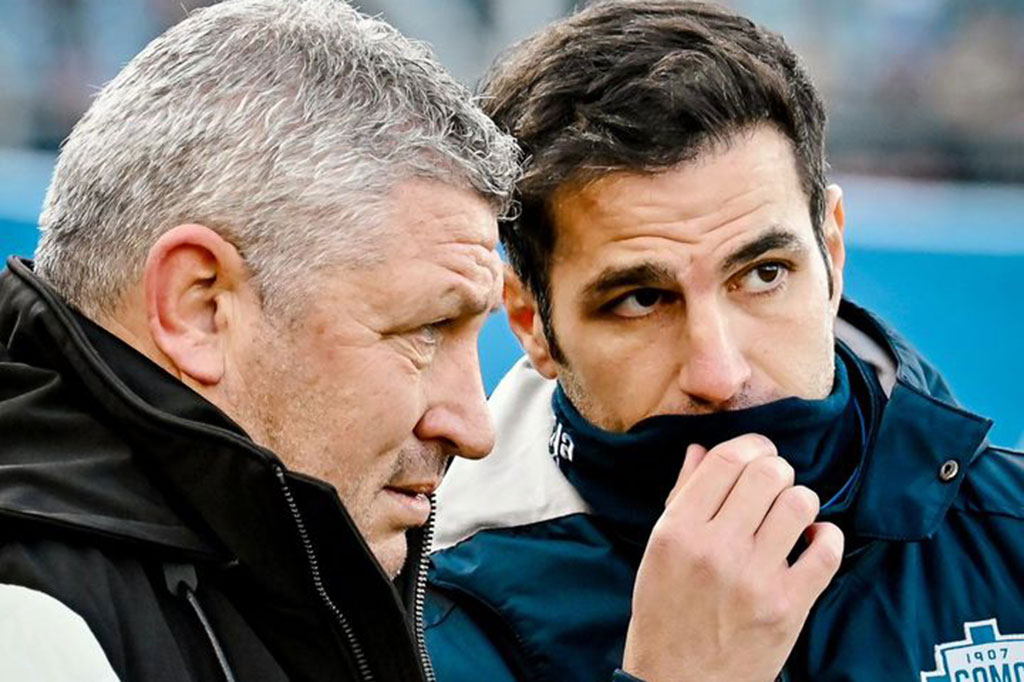 Fabregas kemudian turun menjadi asisten pelatih dan Como 1907 menunjuk Osian Roberts sebagai pelatih kepala. Di bawah Roberts Como berhasil promosi secara otomatis ke Serie A. Roberts sekarang akan mengisi posisi kepala pengembangan Como.