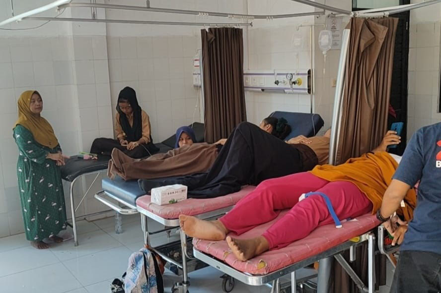 Ratusan siswa dan siswi SMAN 1 Mangunjaya merupakan peserta pada masa pengenalan lingkungan sekolah (MPLS) dengan jumlah 430 orang, dan mereka menyantap nasi kotak pada Kamis, 18 Juli 2024 di sekolah dan keesokan harinya satu persatu siswa mengalami sakit dengan keluhan pusing, mual, muntah, diare dan tercatat 54 orang hingga kasus tersebut bertambah menjadi 66 orang.