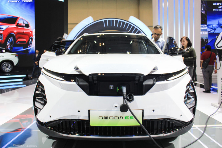 PT Chery Sales Indoensia (CSI) merilis varian terbaru dari Omoda E5 pada ajang otomotif Gaikindo Indonesia International Auto Show (GIIAS) 2024 di ICE BSD, Tangerang, Banten, Kamis, 18 Juli 2024.