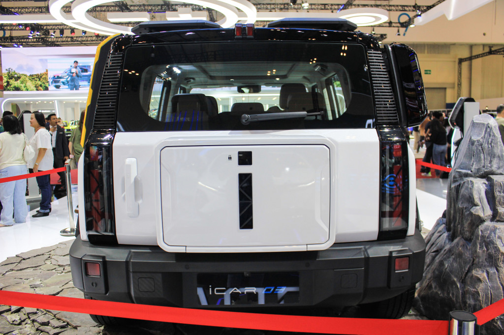 Mobil off-road listrik ini memiliki panjang 4.338 mm dan tinggi 1.855 mm, dengan ground clearance 223 mm bila tanpa muatan, dan 195 mm dengan muatan.