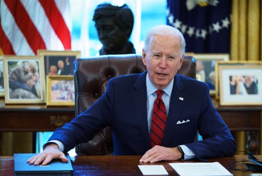 Biden mengumumkan dukungannya untuk Kamala Harris yang akan menggantikannya sebagai calon presiden dari Partai Demokrat.