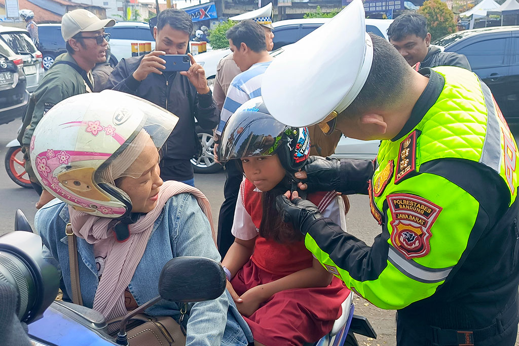 Kasat Lantas Polrestabes Bandung, AKBP Eko Iskandar mengatakan, sebanyak 500 lebih pengendara telah diberikan penindakan ETLE karena melakukan pelanggaran. Namun pelanggaran didominasi oleh para pengendara sepeda motor. 