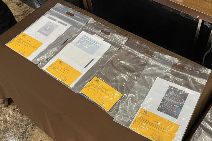 Tersangka dijerat dengan Pasal 4 UU RI Nomor 21 Tahun 2007 tentang Pemberantasan TPPO dengan ancaman hukuman maksimal 15 tahun penjara dan denda paling banyak Rp600 juta.