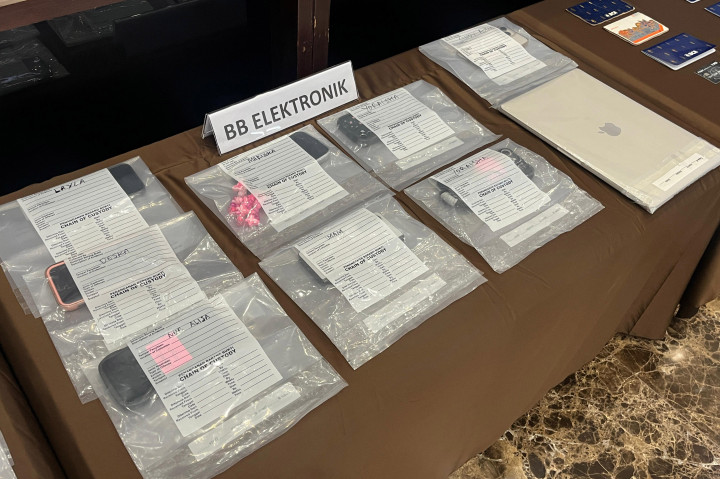 Bagi pekerja seks di bawah umur, kata Dani, ditawarkan dengan harga Rp8 hingga Rp17 juta. Namun, para talent hanya menerima upah sebesar Rp2 juta.