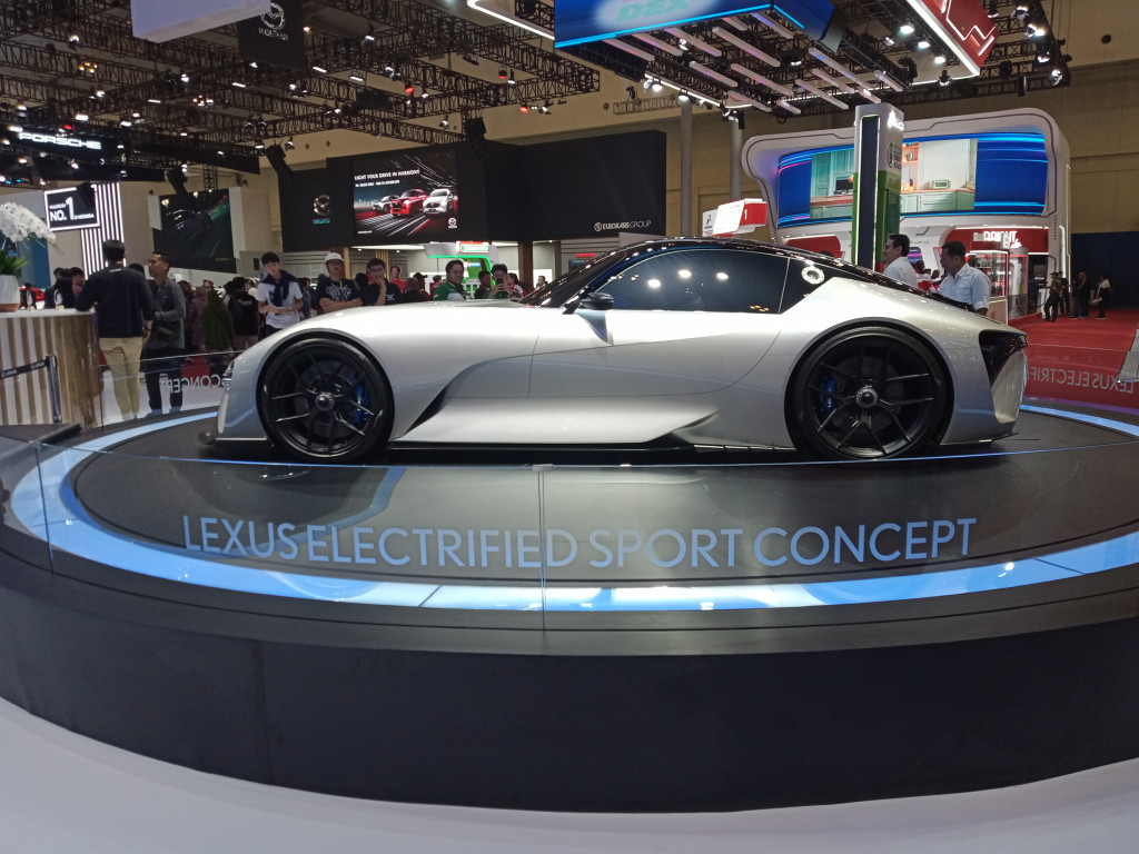 Jenama mewah dari Toyota, yakni Lexus memang kerap menghadirkan kendaraan dengan desain masa depan. Pada tahun ini, Lexus memajang Lexus Electrified Sport Concept Desain yang banyak mendapat perhatian dari para pengunjung GIIAS 2024.