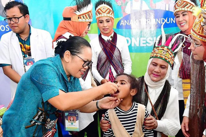 Dia menjelaskan, penyakit polio disebabkan oleh infeksi virus yang sangat mudah menular dan menyerang sistem saraf, khususnya pada bayi yang belum melakukan vaksinasi.
