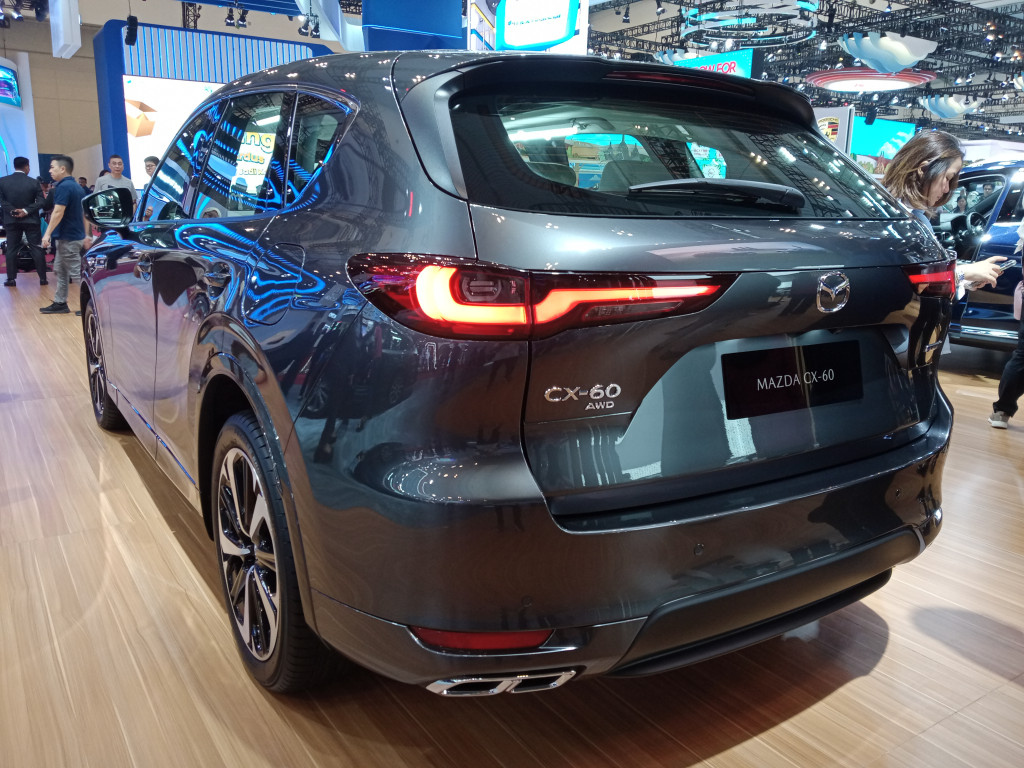 Seperti dua edisi terdahulunya yaitu Mazda CX60 Kuro dan Elite, CX-60 Pro juga unggul dalam hal human centricity, di mana berbagai fitur dalam kendaraan dapat disesuaikan dengan kebutuhan dan preferensi pengemudi.