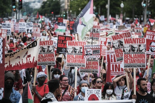 Ribuan pengunjuk rasa pro-Palestina berunjuk rasa massal di Washington, beberapa jam sebelum pemimpin otoritas Israel Benjamin Netanyahu dijadwalkan menyampaikan pidato di Kongres Amerika Serikat, Rabu, 24 Juli 2024 waktu setempat.