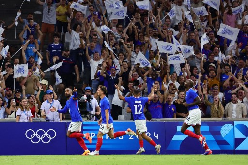 Tuan rumah Prancis U-23 memulai kampanye cabang olahraga (cabor) sepak bola kategori pria Olimpiade 2024 Paris dengan kemenangan telak 3-0 atas Amerika Serikat (AS) U-23 di Orange Velodrome, Marseille, Rabu, 24 Juli 2024 waktu setempat.