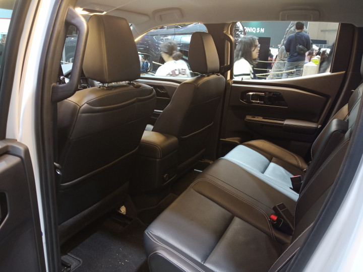 Kendaraan yang siap menerjang berbagai medan yang dilaluinya itu, hadir dengan format ladder frame yang baru dengan luas penampang chassis sebesar 65 persen. Sehingga menjadikannya lebih besar dibandingkan model sebelumnya.