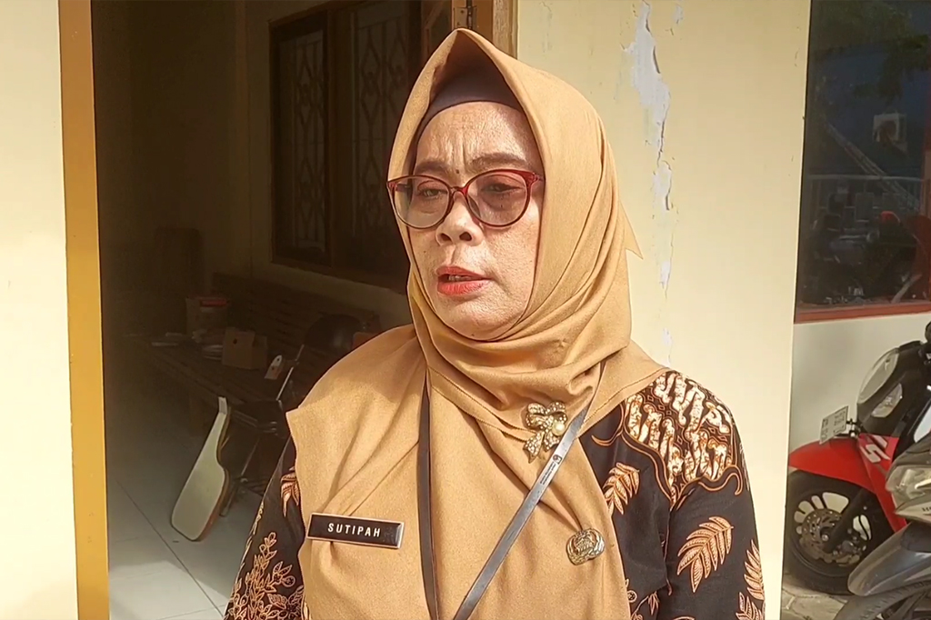 Memiliki tenaga pengajar muda dan menguasai teknologi serta salah satu murid meraih juara OSN, nyatanya tak berpengaruh pada perolehan siswa pada tahun ajaran baru di SDN tersebut. Bahkan, pihak sekolah pun hingga turun tangan meyakinkan para orang tua agar tak ragu memilih SDN 2 Bulungcangkring, namun hasilnya tetap nihil.