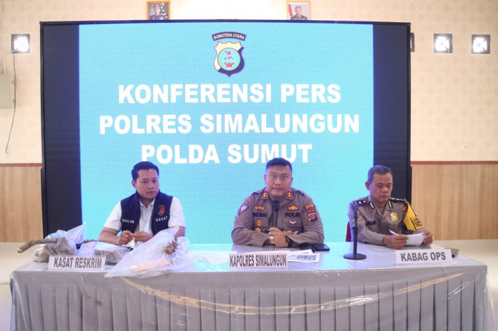 Polres Simalungun mengungkap kasus pengerusakan serta penganiayaan secara bersama-sama yang terjadi di Camp RND PT. TPL Sektor Aek Nauli, Nagori Sihaporas, Kecamatan Pematang Sidamanik, Kabupaten Simalungun pada 14 Mei 2024.