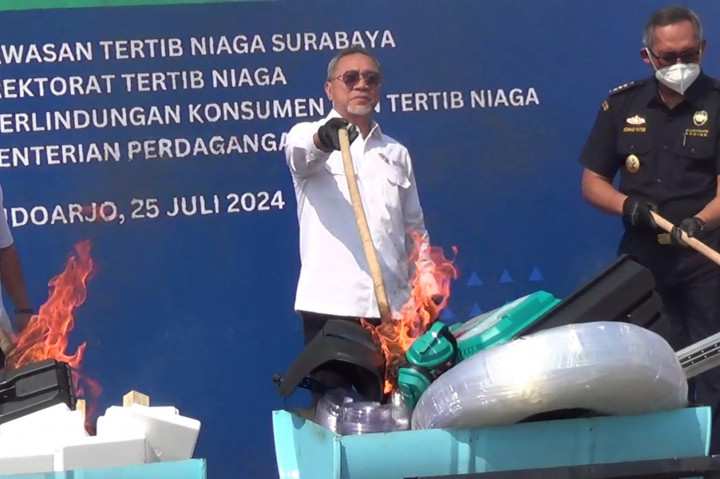 Perinciannya, hasil perikanan senilai Rp755 juta, keramik Rp181 juta, produk plastik hampir Rp3 milliar, dan produk hewan olahan Rp300 juta. Selain itu produk kehutanan Rp651 juta, elektronik Rp145 juta, kosmetik kesehatan rumah tangga Rp280 juta dan produk makanan serta minuman Rp80 juta.