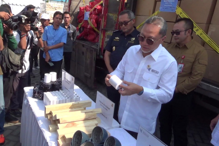 Ada delapan jenis produk ilegal yang dimusnahkan, hasil tangkapan Januari hingga Juni 2024. Selama enam bulan itu Badan Pengawasan Tertib Niaga (BPTN) telah mengawasi 18 perusahaan, dengan 363 dokumen pemberitahuan impor barang, serta menemukan 32 pelanggaran.