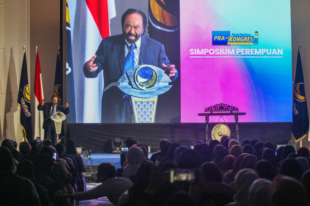 Ketua Umum Partai NasDem Surya Paloh menilai bahwa kaum perempuan sudah layak menjadi pemimpin bagi para laki-laki di Partai NasDem karena partainya tersebut sudah mengedepankan kesetaraan gender.