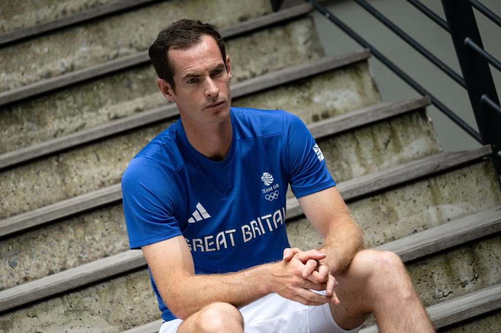 Mantan petenis peringkat satu dunia dan juara Grand Slam tiga kali, Andy Murray, mengonfirmasi pada Selasa, 23 Juli 2024 bahwa ia akan pensiun setelah Olimpiade Paris 2024.