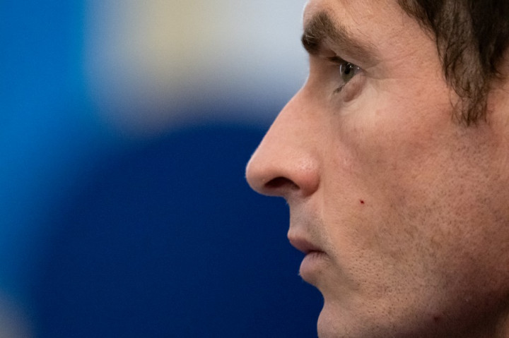 Saat ini, Murray berada di peringkat 121 dunia dan telah bermain dengan menggunakan pelat logam di pinggangnya sejak 2019. Selain itu, ia mengalami cedera pergelangan kaki awal tahun ini dan menjalani operasi untuk mengatasi kista di tulang punggungnya, yang memaksanya absen dari nomor tunggal di Wimbledon.