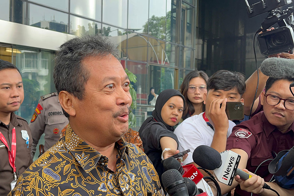 Komisi Pemberantasan Korupsi (KPK) telah selesai memeriksa Menteri Kelautan dan Perikanan (KP) Sakti Wahyu Trenggono hari ini, 26 Juli 2024. Trenggono mengklaim sudah memberikan keterangan atas pertanyaan penyidik di ruang pemeriksaan.