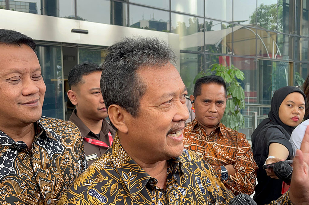 Trenggono enggan memerinci kasus yang ditanyakan penyidik. Tapi, kata dia, perkaranya terjadi pada 2017 sampai 2018. “Yang saya tahu saya sampaikan yang tidak saya tahu ya saya tidak sampaikan,” ucap Trenggono.