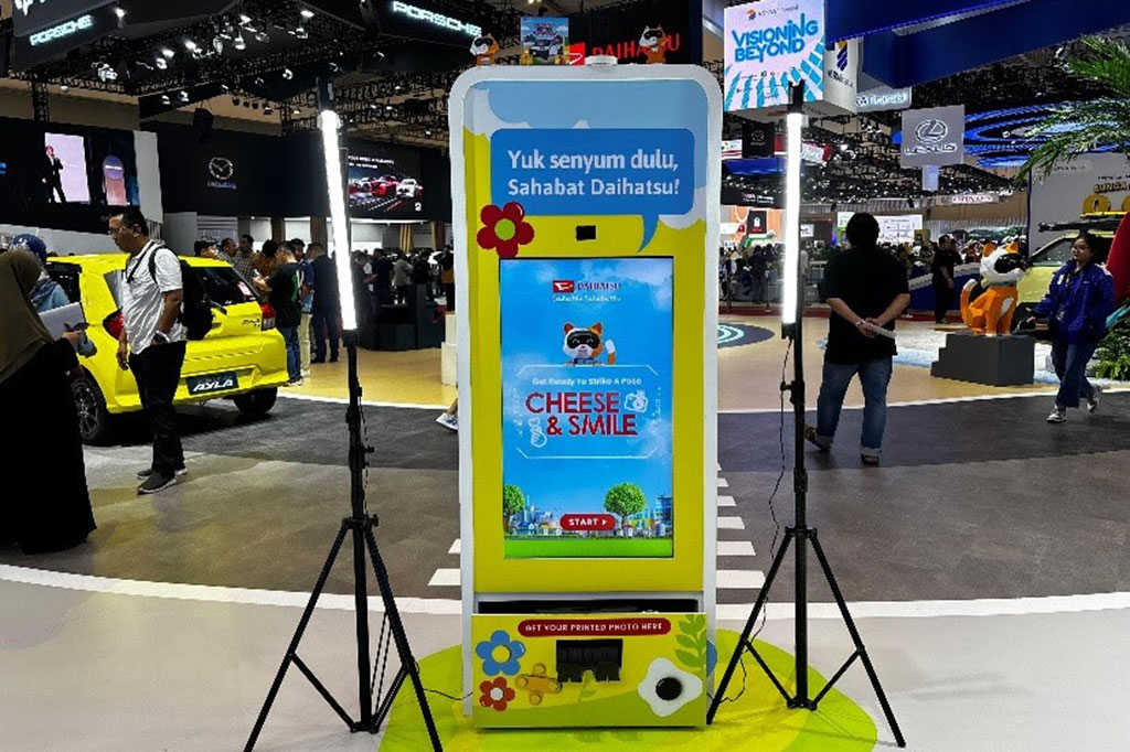 Tidak hanya Hyundai, Sahabat Daihatsu dapat mengabadikan momen kehadirannya di booth Daihatsu GIIAS 2024 dengan mesin photobooth yang disediakan.