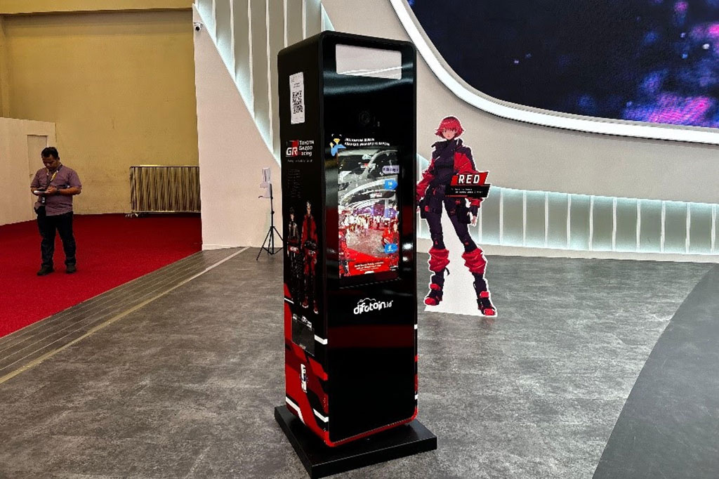 Bagi pengunjung GIIAS 2024 yang hadir ke booth Toyota, jangan lewatkan kehadiran photobooth yang berada di dalam booth Toyota untuk mengabadikan momen berkunjung ke GIIAS 2024.