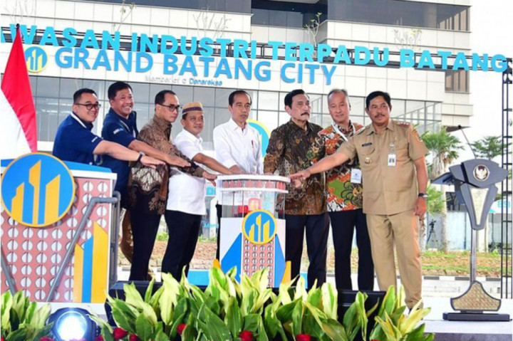 Presiden mengatakan Kawasan Industri Terpadu Batang yang baru diresmikan operasionalnya memiliki luas lahan 400 hektare pada tahap awal, dan akan memiliki luas total 4.300 hektare. Saat ini, investasi yang masuk ke Kawasan Industri Terpadu Batang sudah mencapai Rp14 triliun dan menyerap sekitar 19 ribu pekerja.
