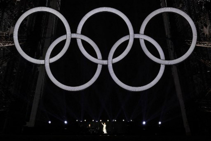 Penampilan memukau penyanyi asal Kanada itu pada pembukaan Olimpiade Paris 2024 menandai kali pertama dia kembali menyanyi di panggung secara langsung sejak didiagnosis menderita stiff-person syndrome (SPS) pada 2022.