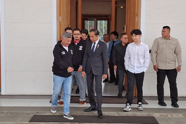 Presiden Joko Widodo (Jokowi) dan Iriana Jokowi bertolak ke Ibu Kota Nusantara (IKN), Kalimantan Timur, Minggu, 28 Juli 2024. Presiden turut memboyong sejumlah influencer.