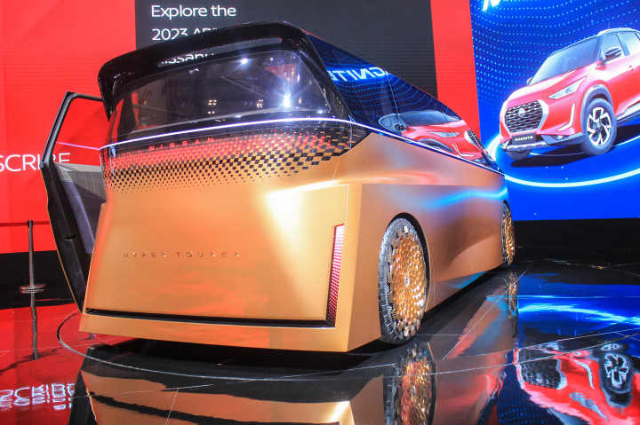 Untuk tampilan luar, kendaraan ini diklaim dapat menghadirkan kesan kemewahan yang membuat para penggunanya merasakan level tertinggi untuk kendaraan masa depan.