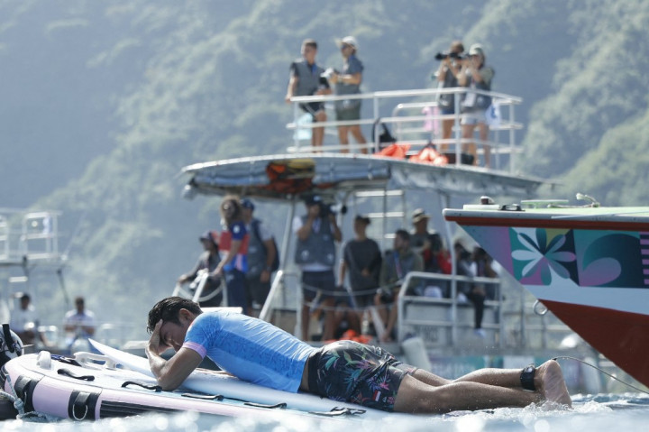 Tampil pada Heat 3, Rio bersaing bersama wakil Afrika Selatan Jordy Smith yang meraih total nilai 9,50 poin dengan dua ombak terbaik masing-masing 5,5 poin dan 4,00 poin untuk melaju ke babak ketiga.
